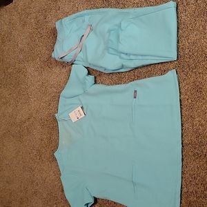 Figs Fresh Aqua Never Worn
